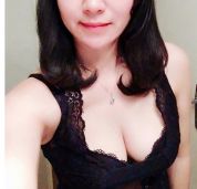 Lina Jolie asiatique