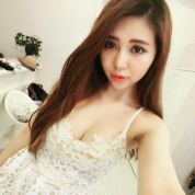 Asian girl in Versailles 0607506871